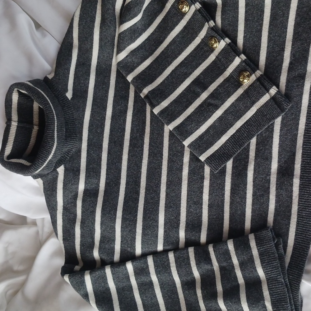 Massimo Dutti Turtleneck. Cashmere Blend Grey and White with Goldtone Buttons.
